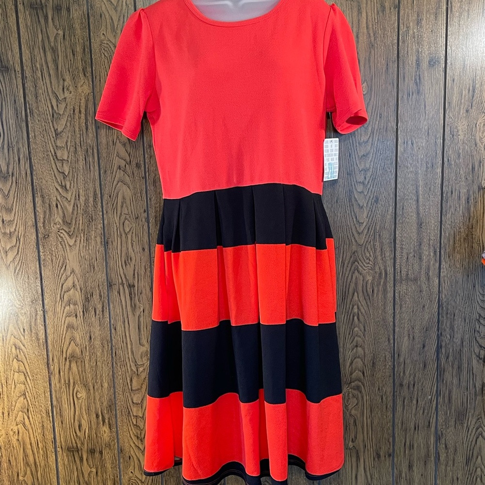 NWT LuLaRoe Amelia Dress